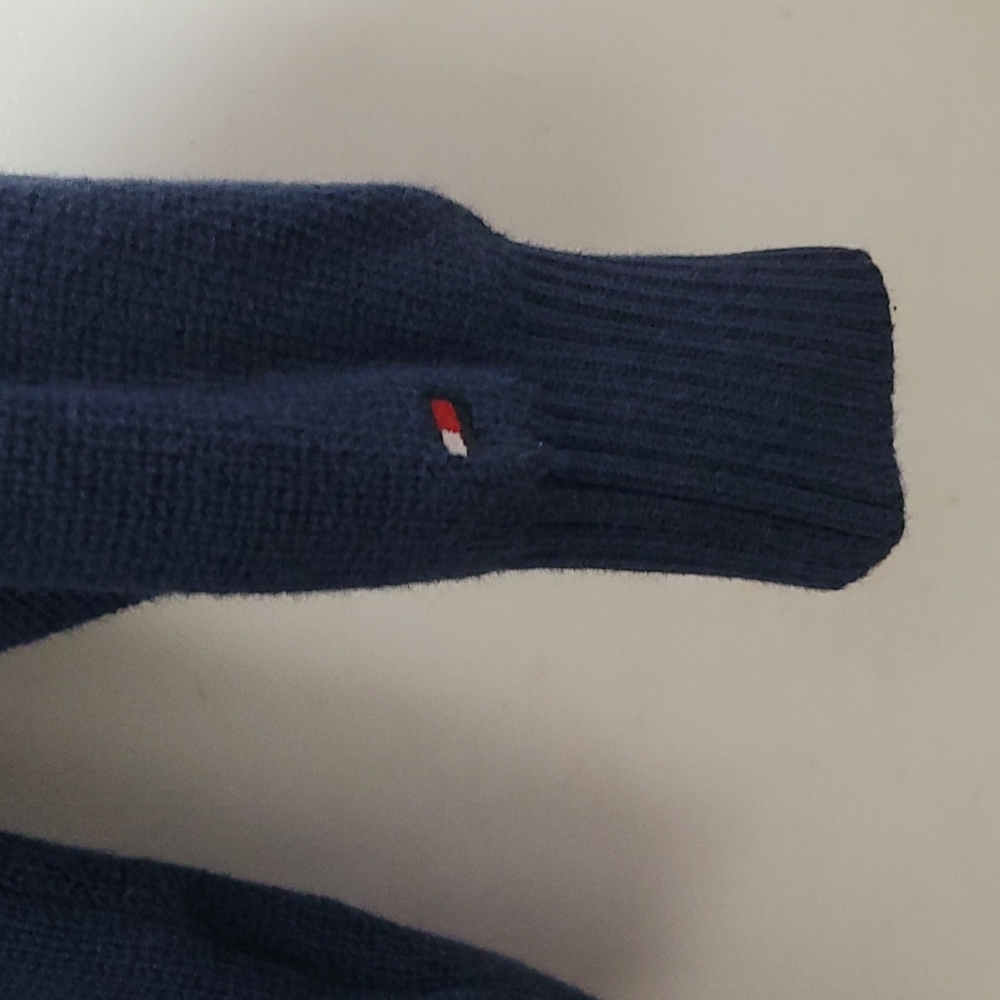 Tommy Hilfiger sweater - Picture 2 of 9
